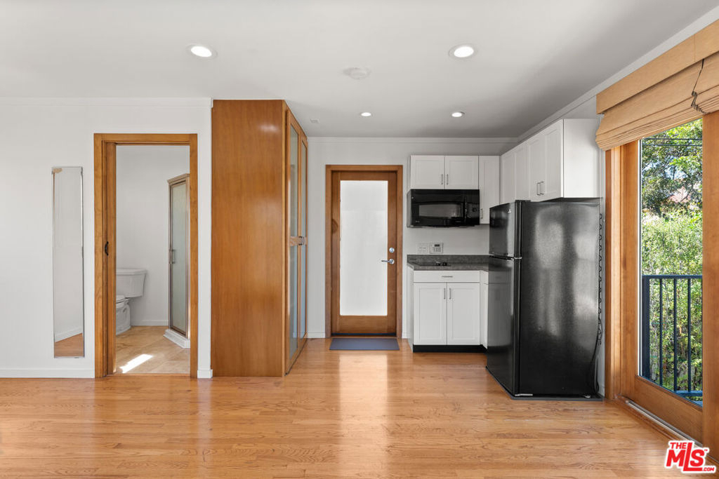 6152 W 77th Street - Photo 5