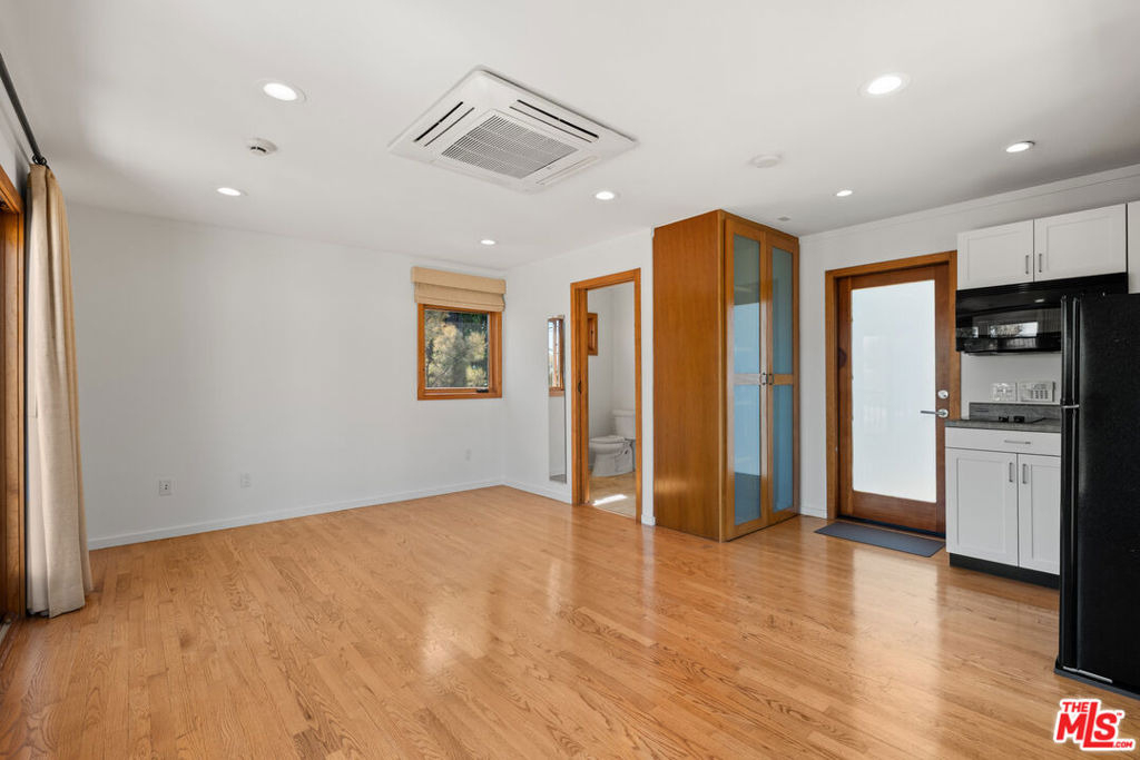 6152 W 77th Street - Photo 4