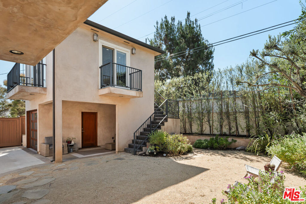 6152 W 77th Street - Photo 1