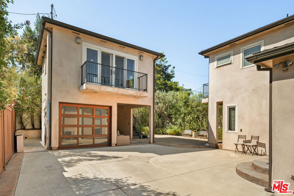 6152 W 77th Street - Photo 0