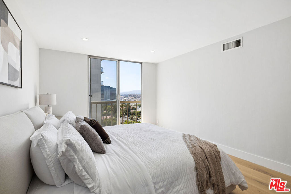 10747 Wilshire Boulevard - Photo 7