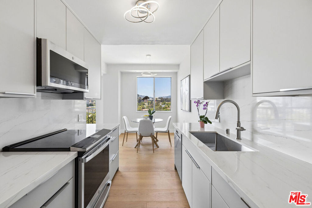 10747 Wilshire Boulevard - Photo 4