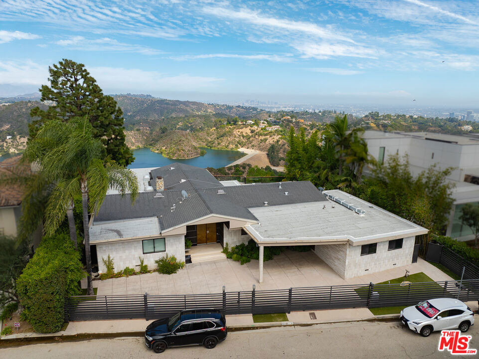 2052 Stradella Road - Photo 2