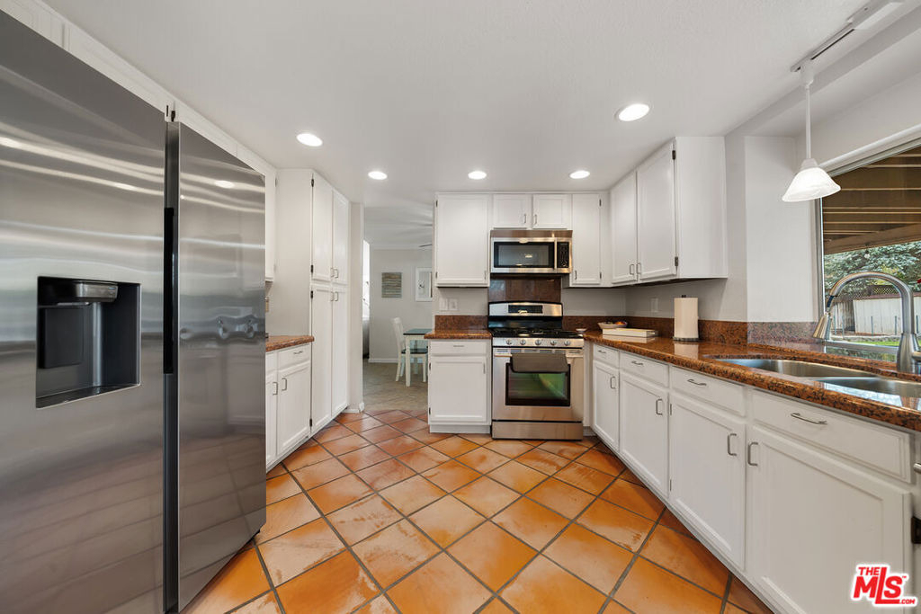 39767 Creative Drive - Photo 5