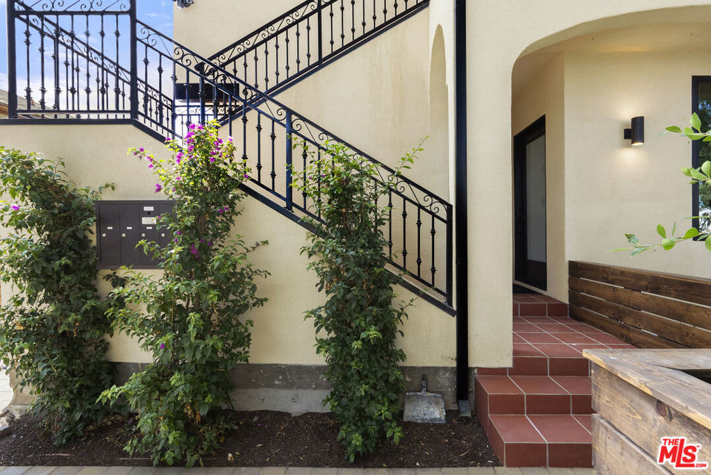 8929 Hubbard Street - Photo 1