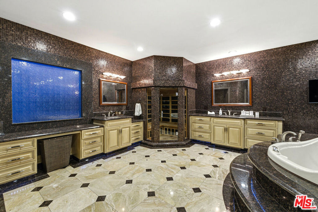 24366 La Masina Court - Photo 22