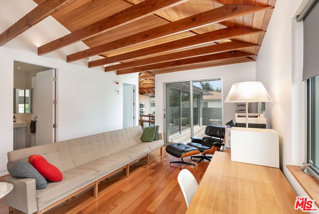 1807 Montana Ave - Photo 2