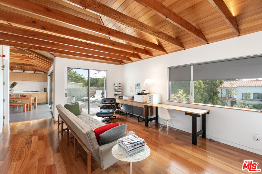 1807 Montana Ave - Photo 1