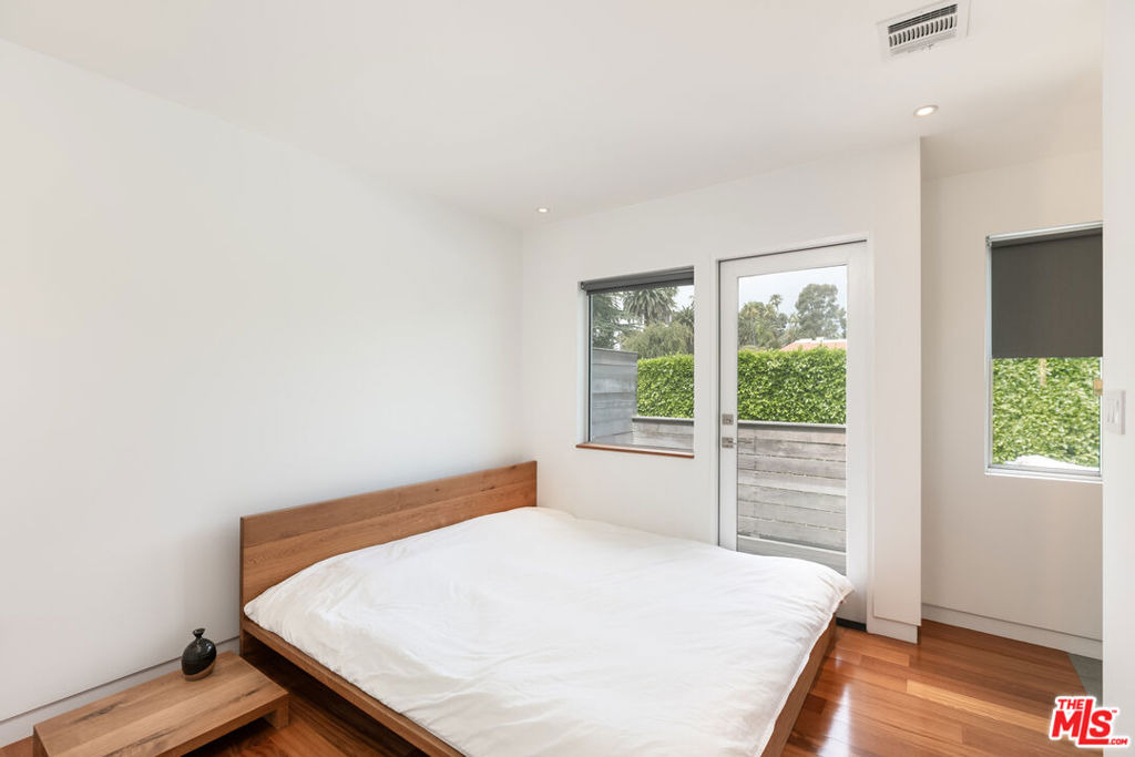 1807 Montana Ave - Photo 10