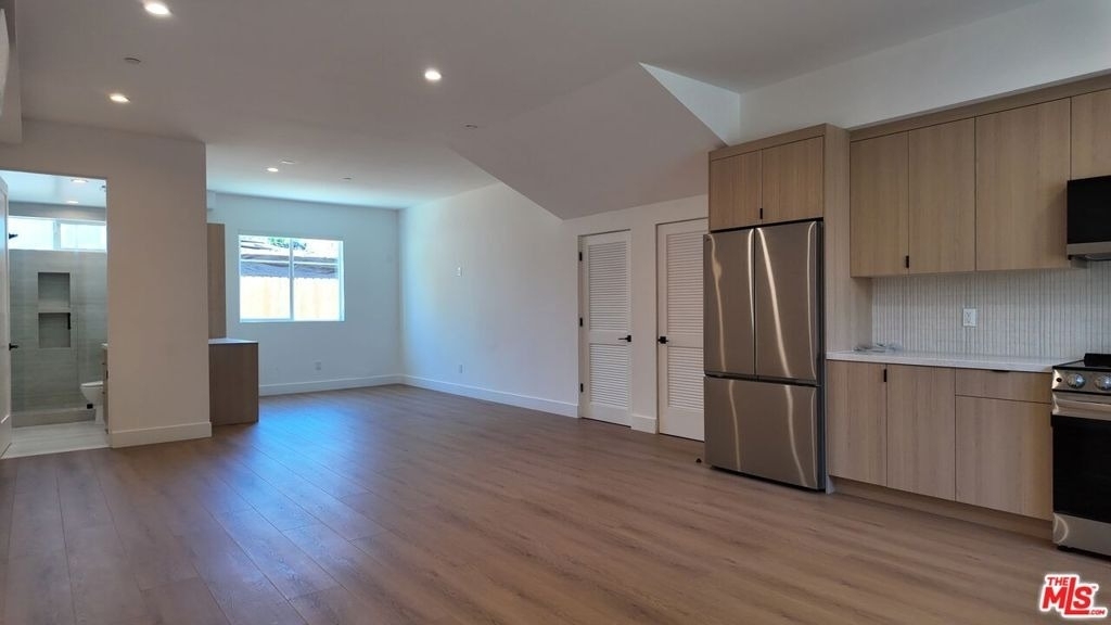 5225 W 20th Street - Photo 2