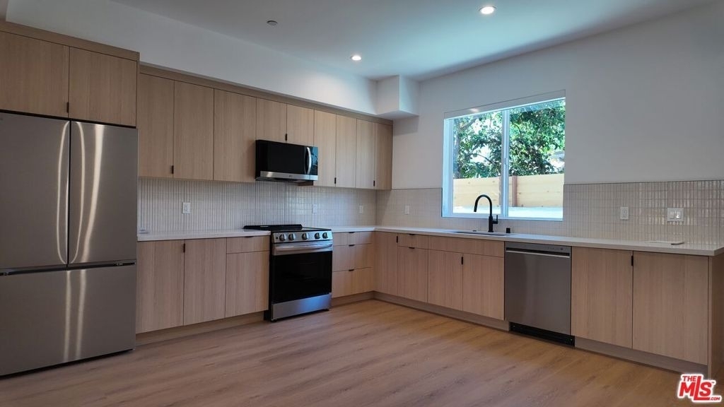 5225 W 20th Street - Photo 4