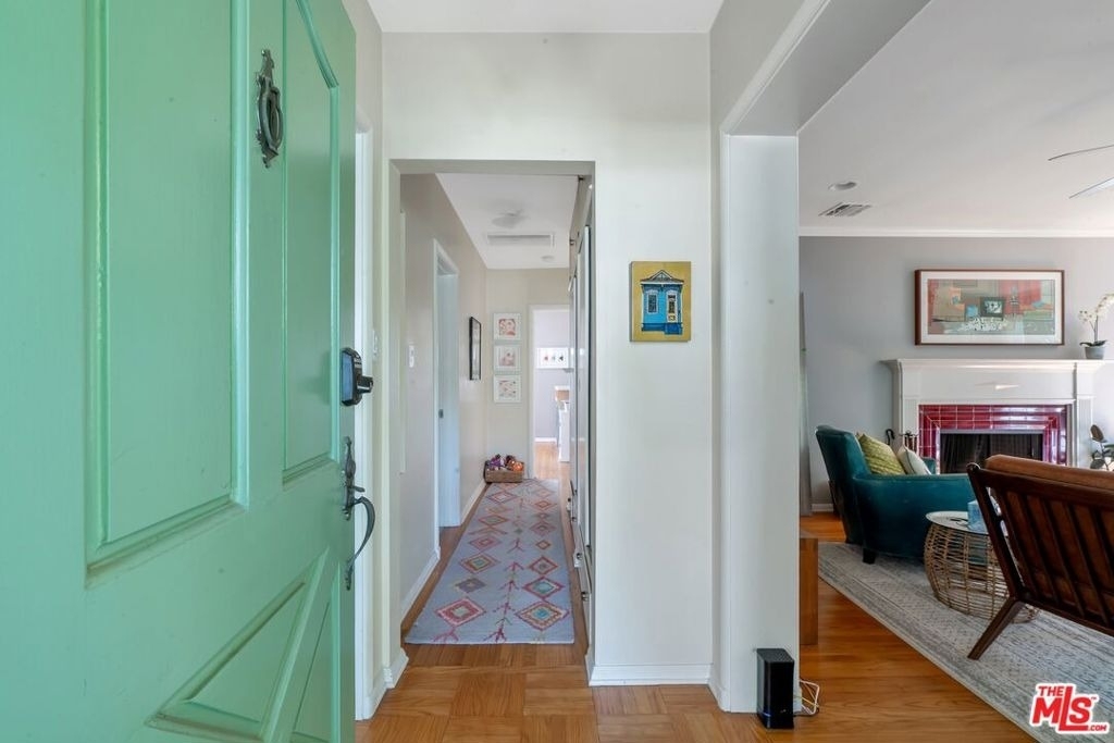 4224 Alcove Avenue - Photo 4