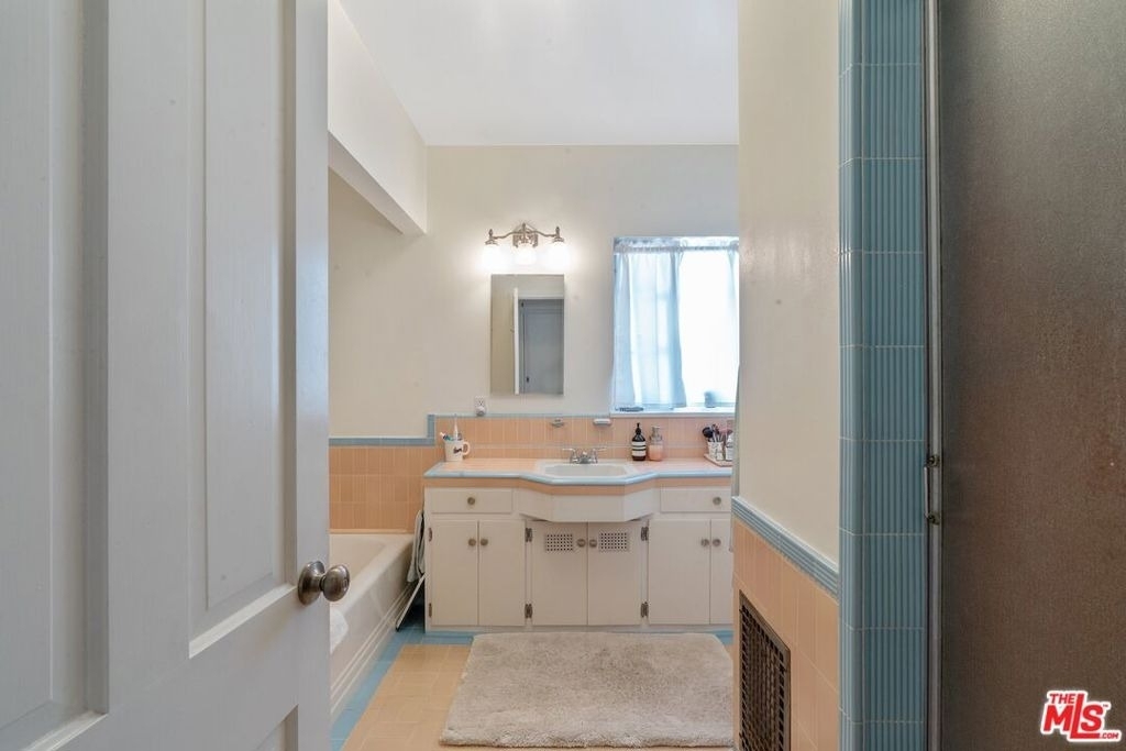 4224 Alcove Avenue - Photo 16