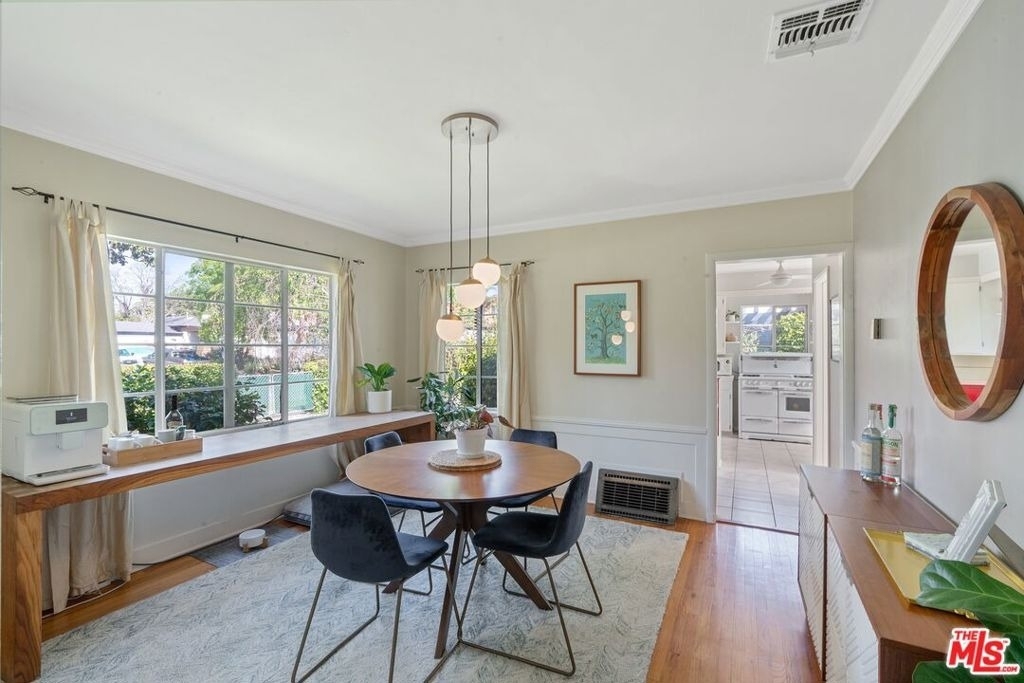4224 Alcove Avenue - Photo 9