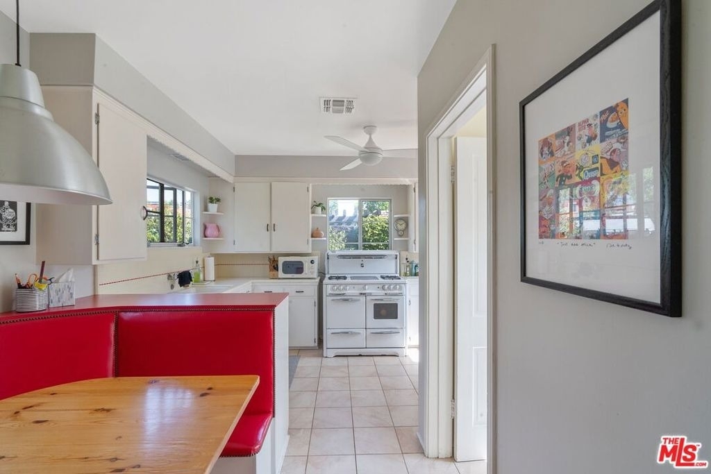 4224 Alcove Avenue - Photo 10