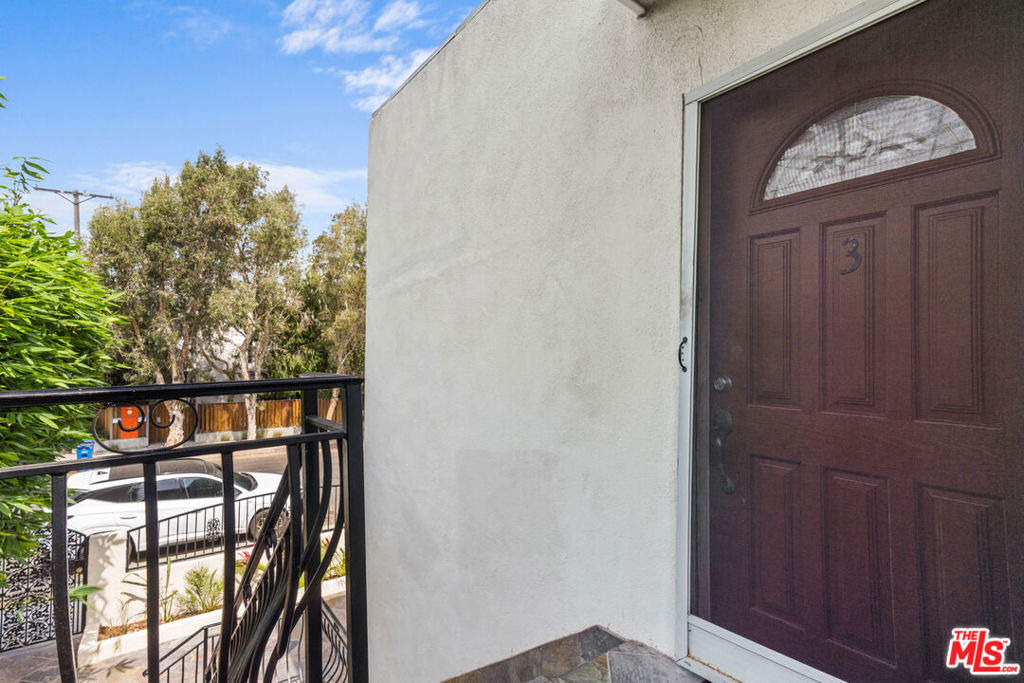 616 Vernon Avenue - Photo 2