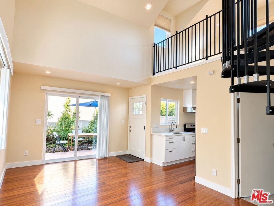 1658 S Carmelina Avenue - Photo 1