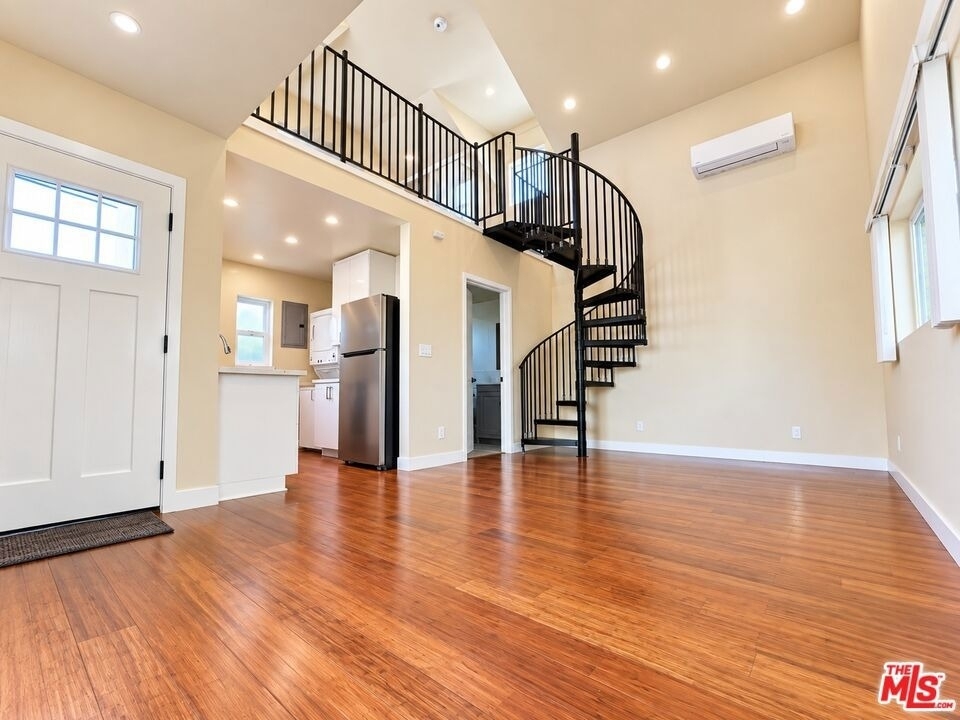 1658 S Carmelina Avenue - Photo 0