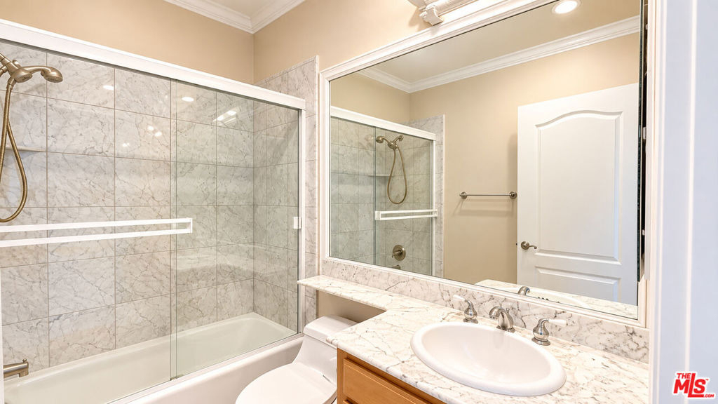 128 N Swall Drive - Photo 32