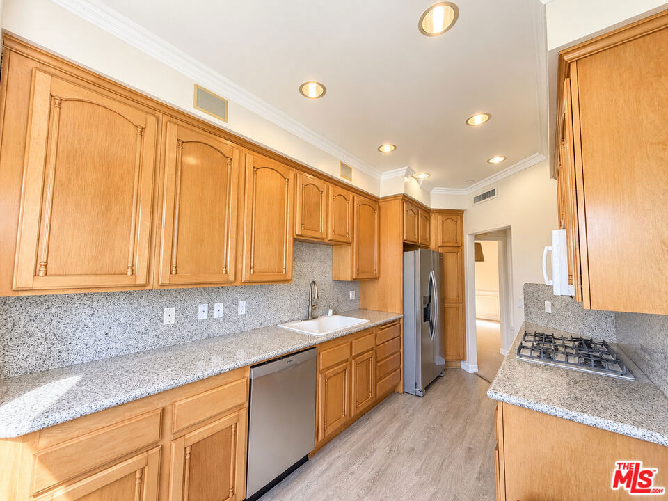 128 N Swall Drive - Photo 21