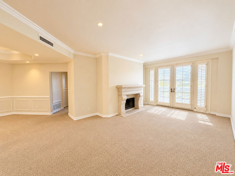 128 N Swall Drive - Photo 14