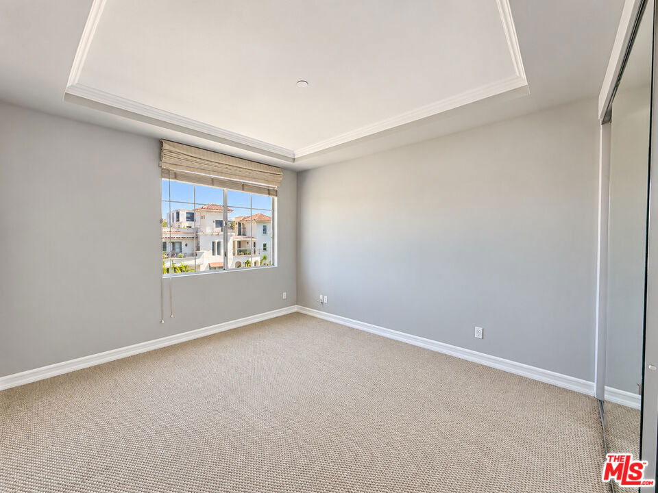 128 N Swall Drive - Photo 31