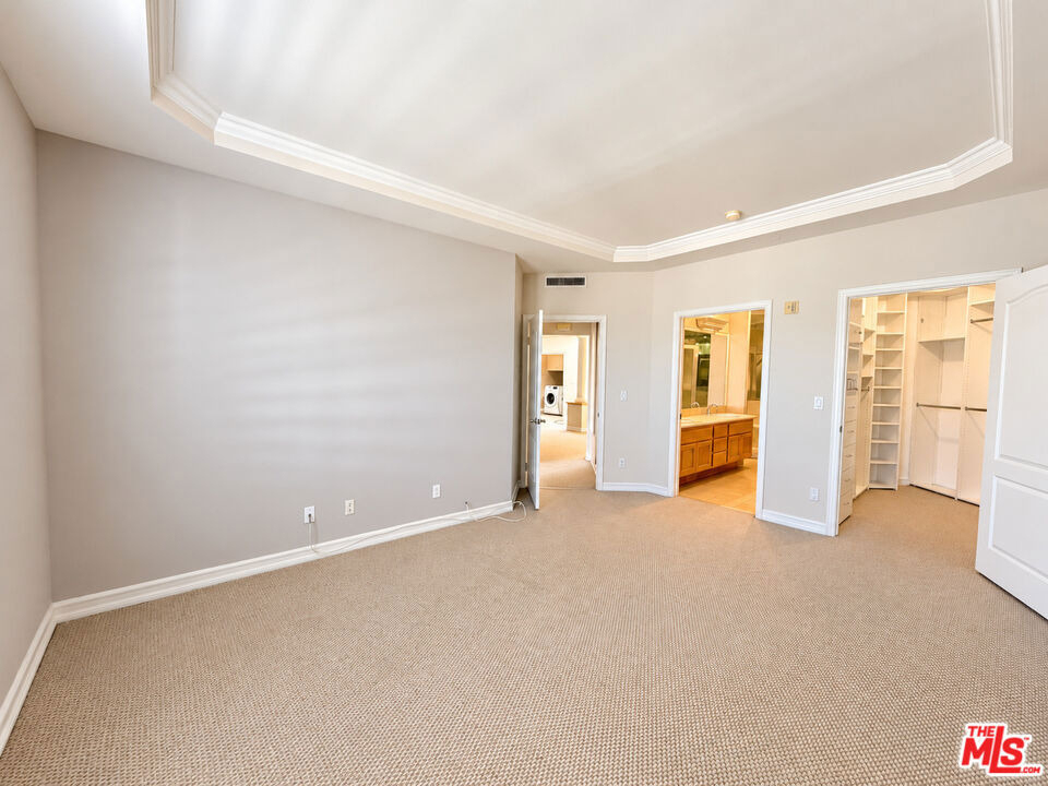 128 N Swall Drive - Photo 25