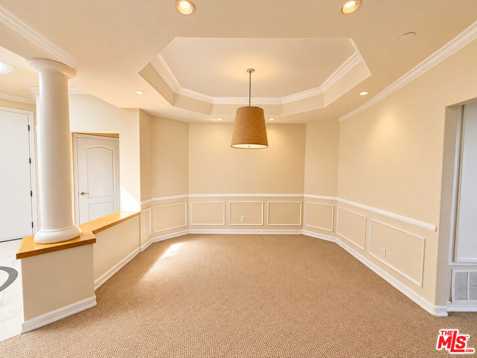 128 N Swall Drive - Photo 7