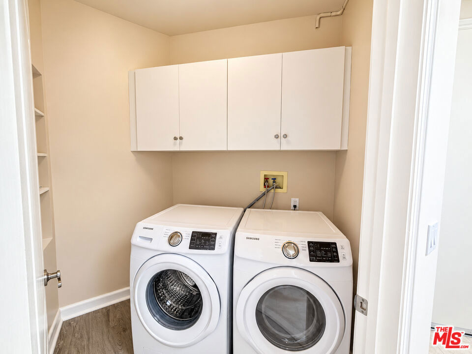 128 N Swall Drive - Photo 9