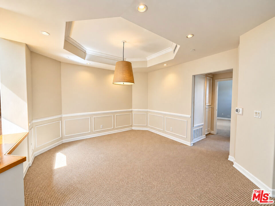 128 N Swall Drive - Photo 8