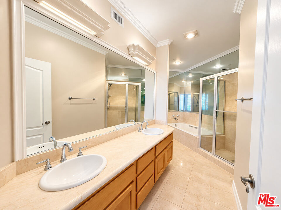 128 N Swall Drive - Photo 27