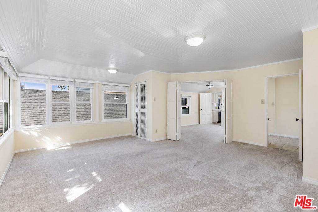 129 Ocean Park Boulevard - Photo 6