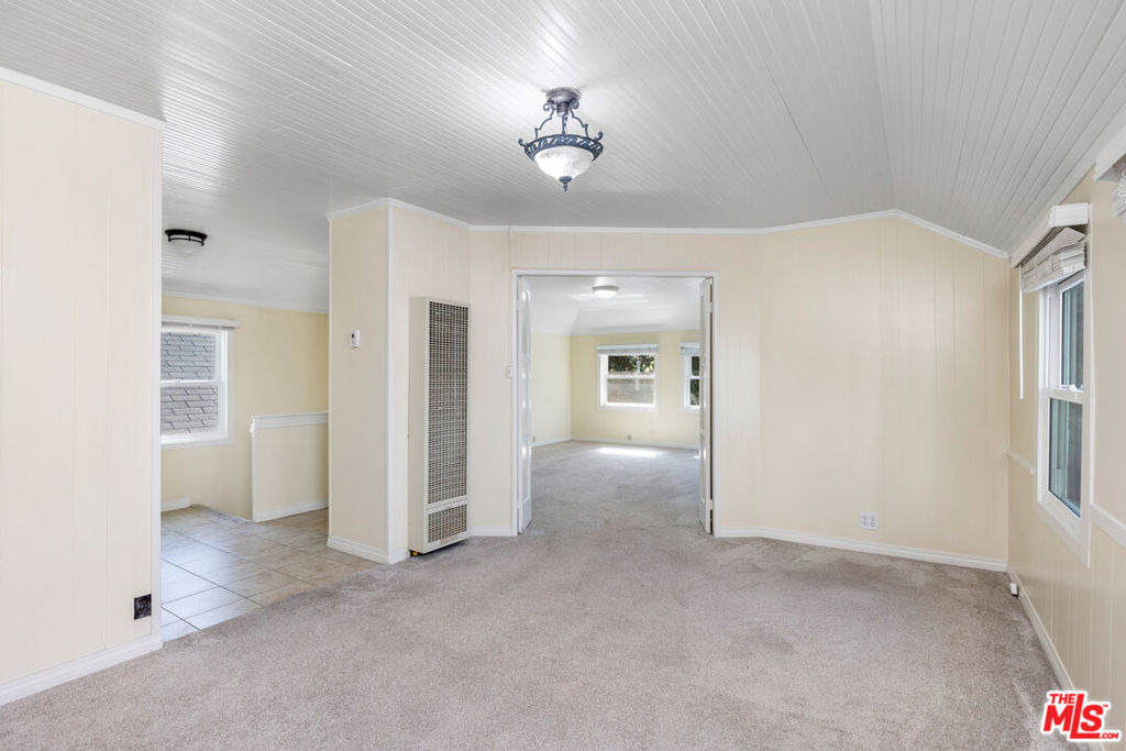 129 Ocean Park Boulevard - Photo 9