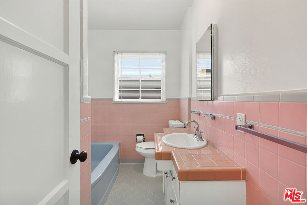 1474 1/2 Reeves Street - Photo 11