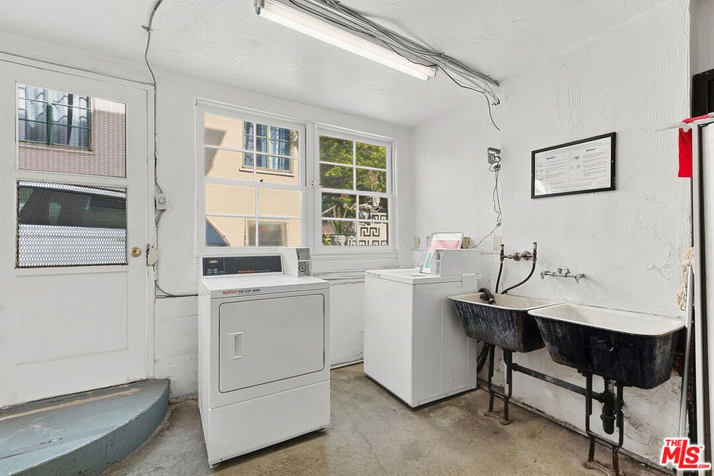 1474 1/2 Reeves Street - Photo 14
