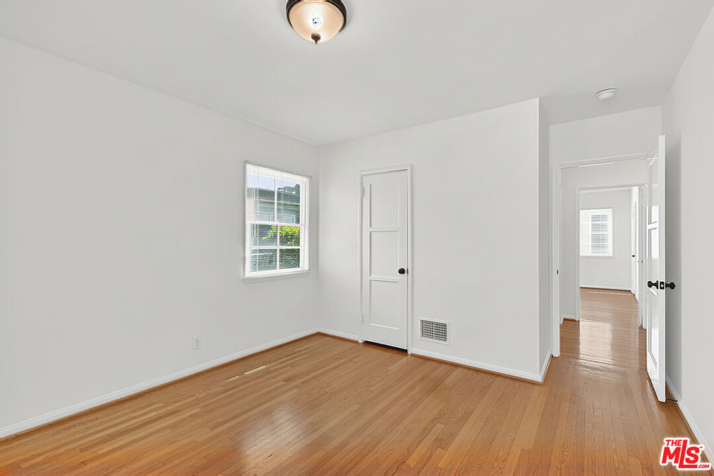 1474 1/2 Reeves Street - Photo 10