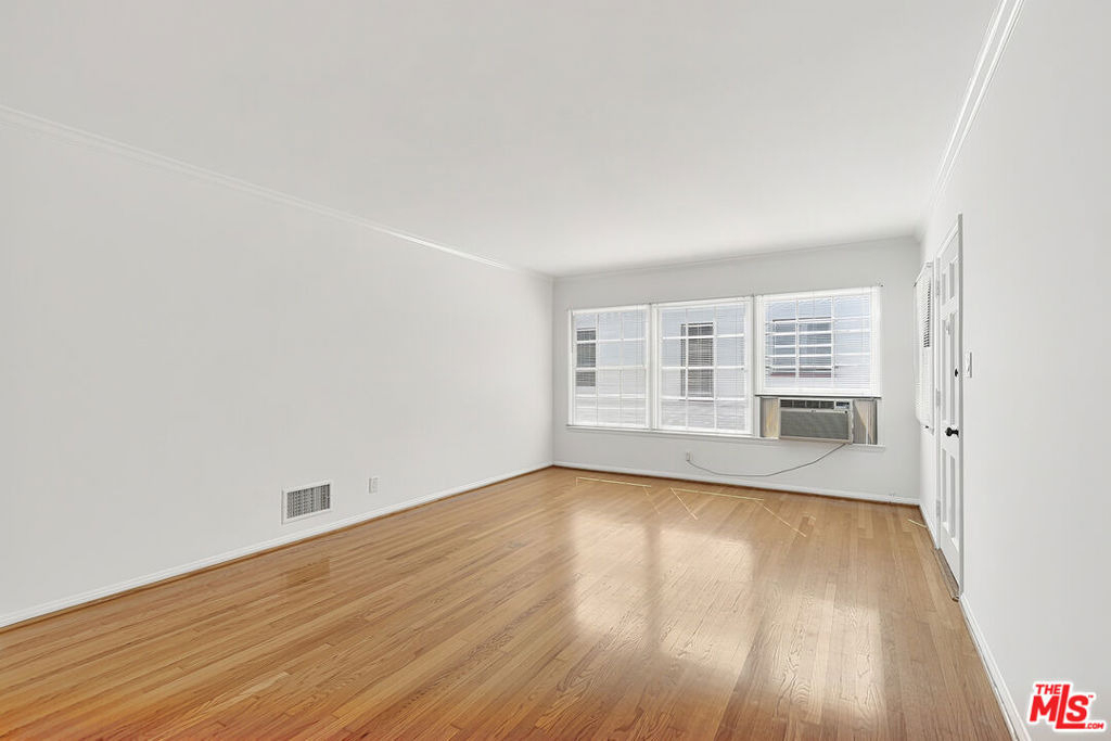 1474 1/2 Reeves Street - Photo 2