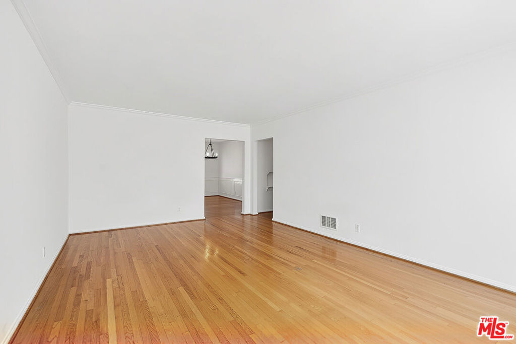 1474 1/2 Reeves Street - Photo 1