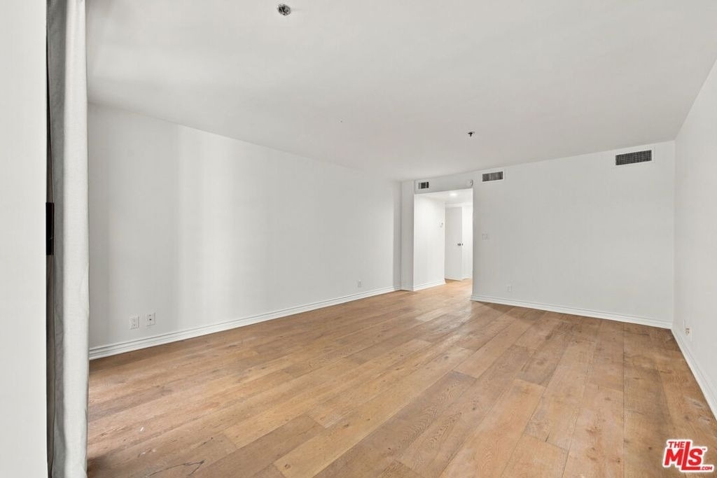 10660 Wilshire Boulevard - Photo 21