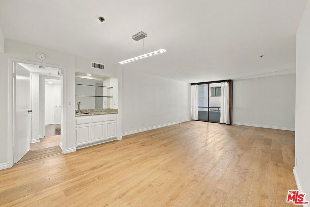 10660 Wilshire Boulevard - Photo 12