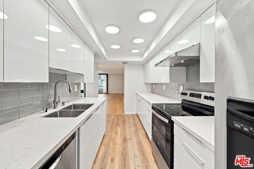 10660 Wilshire Boulevard - Photo 14