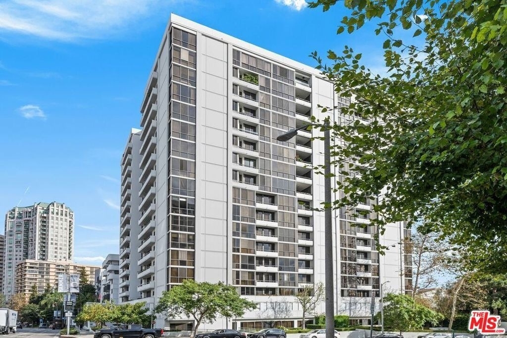 10660 Wilshire Boulevard - Photo 2