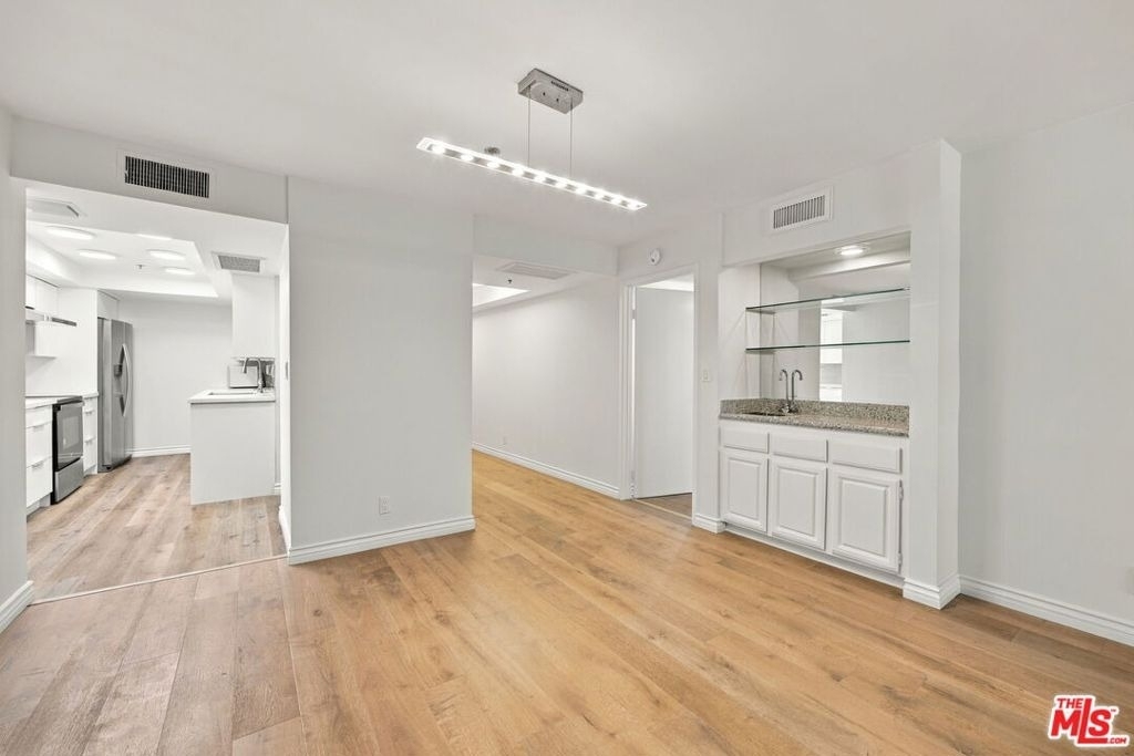 10660 Wilshire Boulevard - Photo 13