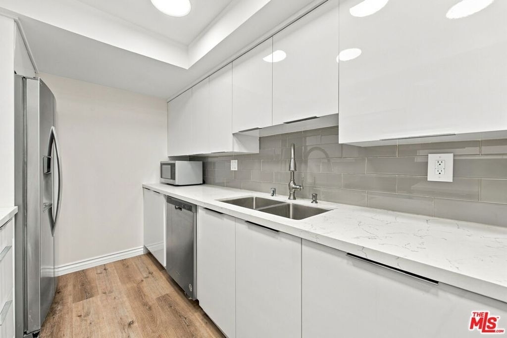 10660 Wilshire Boulevard - Photo 16
