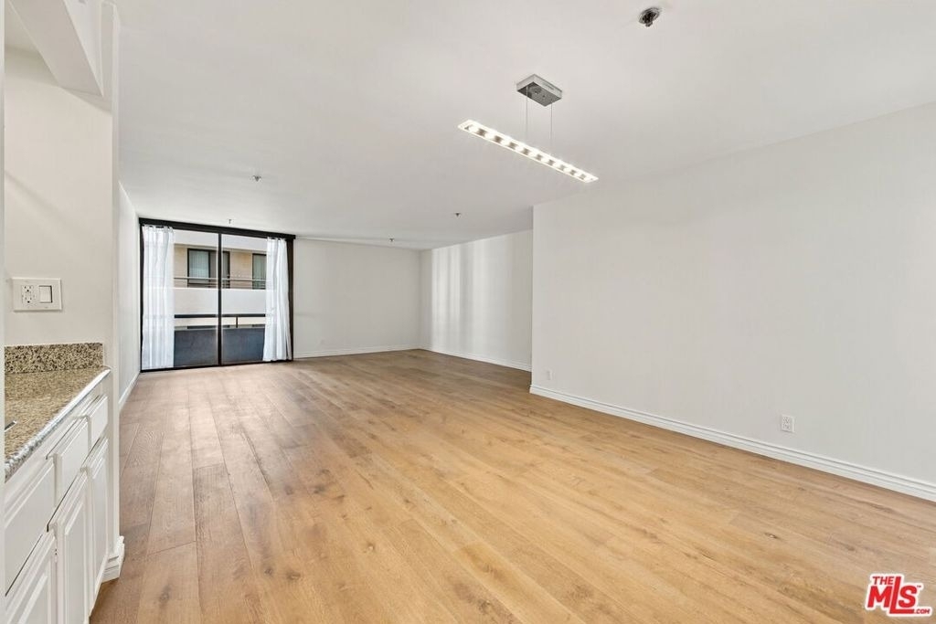 10660 Wilshire Boulevard - Photo 11