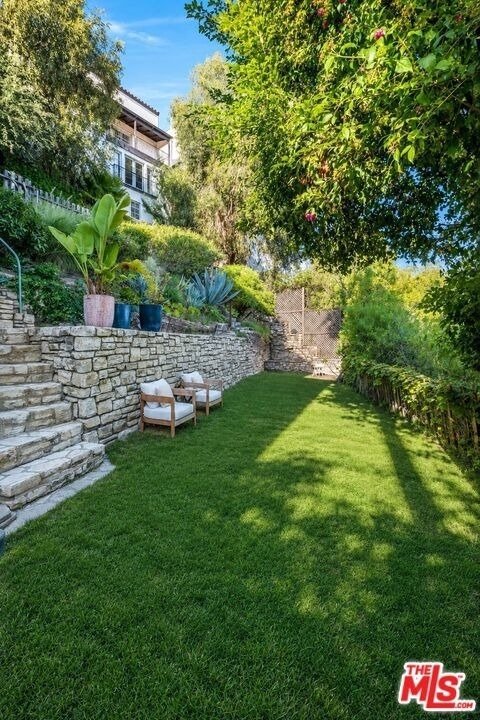 1750 N Fairfax Avenue - Photo 3