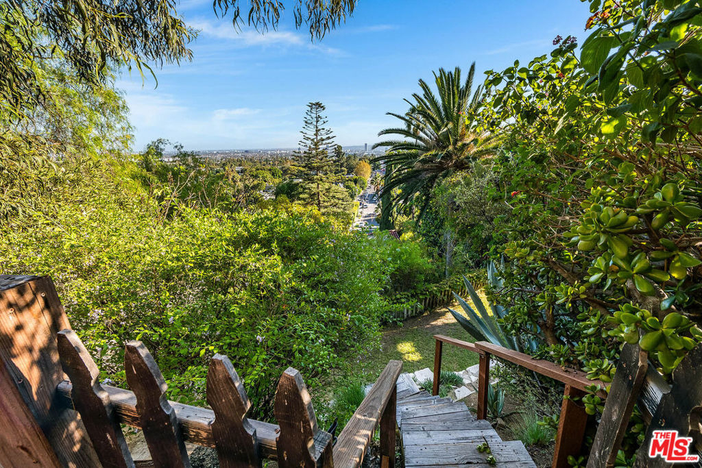 1750 N Fairfax Avenue - Photo 19