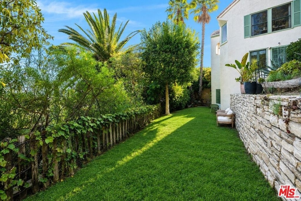1750 N Fairfax Avenue - Photo 22