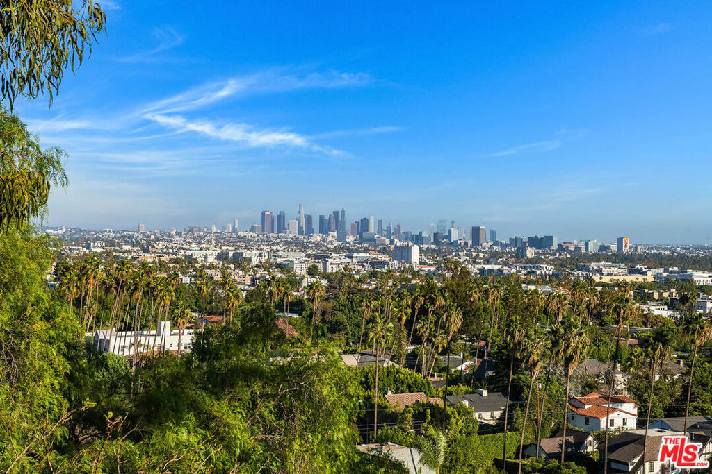 1750 N Fairfax Avenue - Photo 0