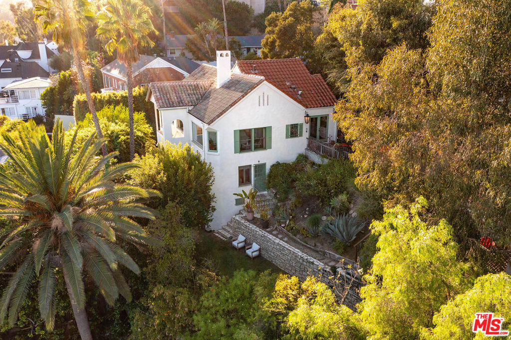 1750 N Fairfax Avenue - Photo 1